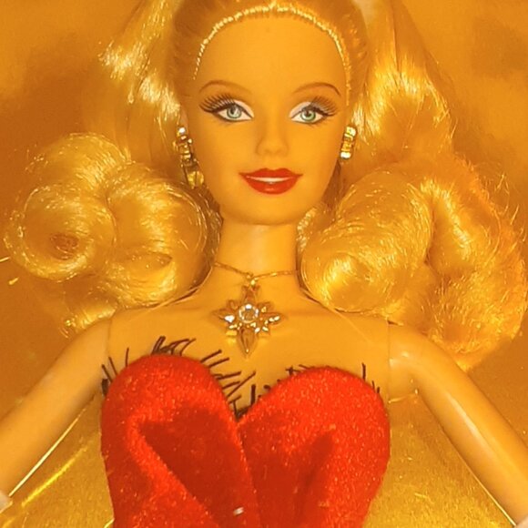 HOLIDAY BARBIE 2007 NEVER REMOVED FROM BOX, SANTA BABY DRESS. GORGEOUS - Picture 5 of 12